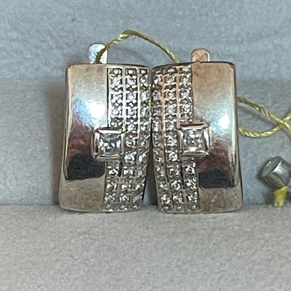 NWT 925 sterling silver earrings Cubic Zirconia  6.7 G Leverback English Lock - Picture 2 of 5